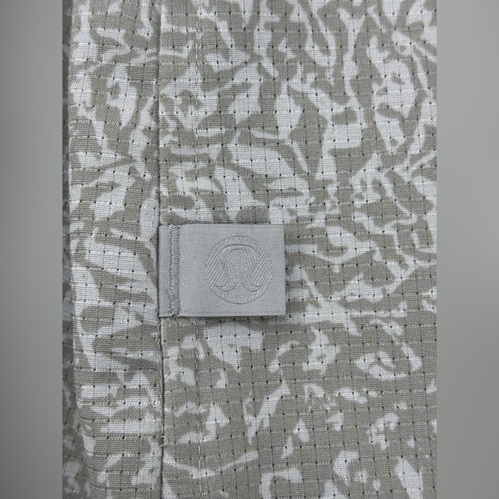 Lululemon | Airing Easy Shirt | Crunch Max Vapor Seal Grey | Men‎ XL - Picture 7 of 10